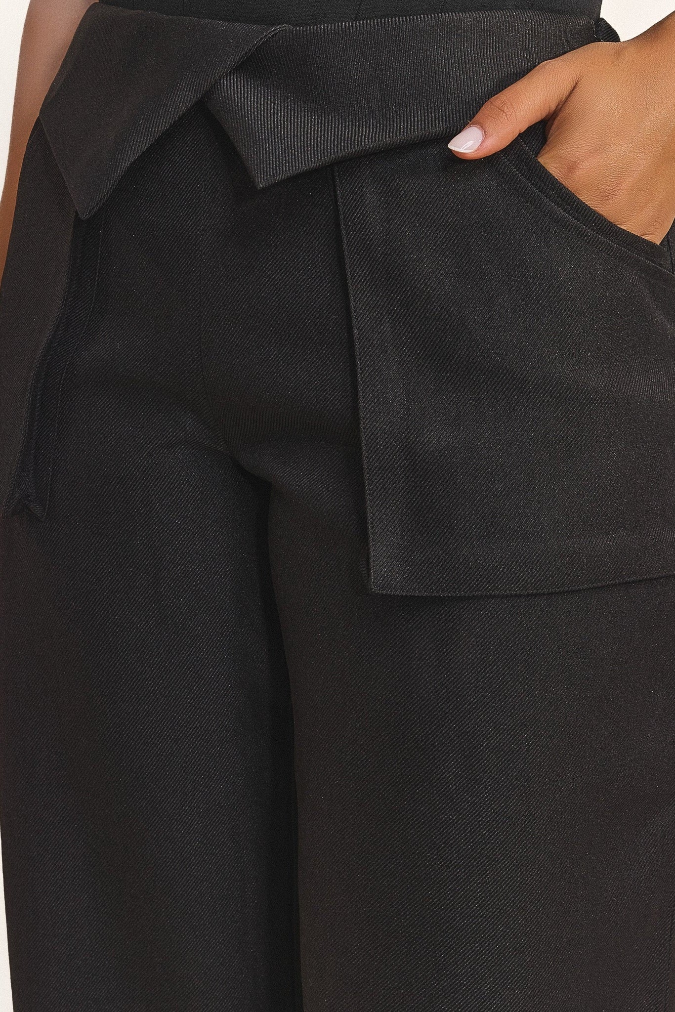 The Aurelia Trousers in Black - Image 4