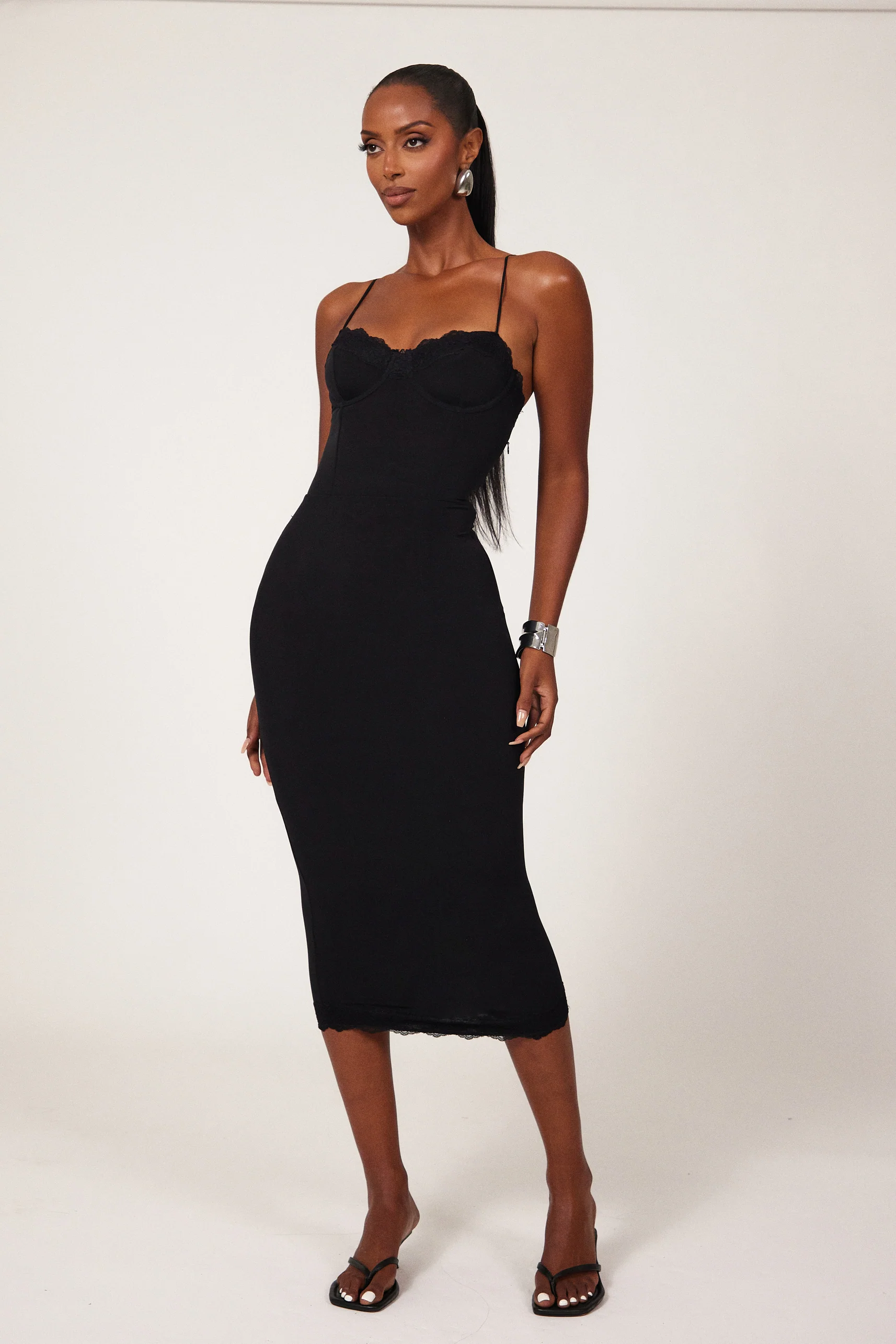 The Bij Midi in Black - Image 18