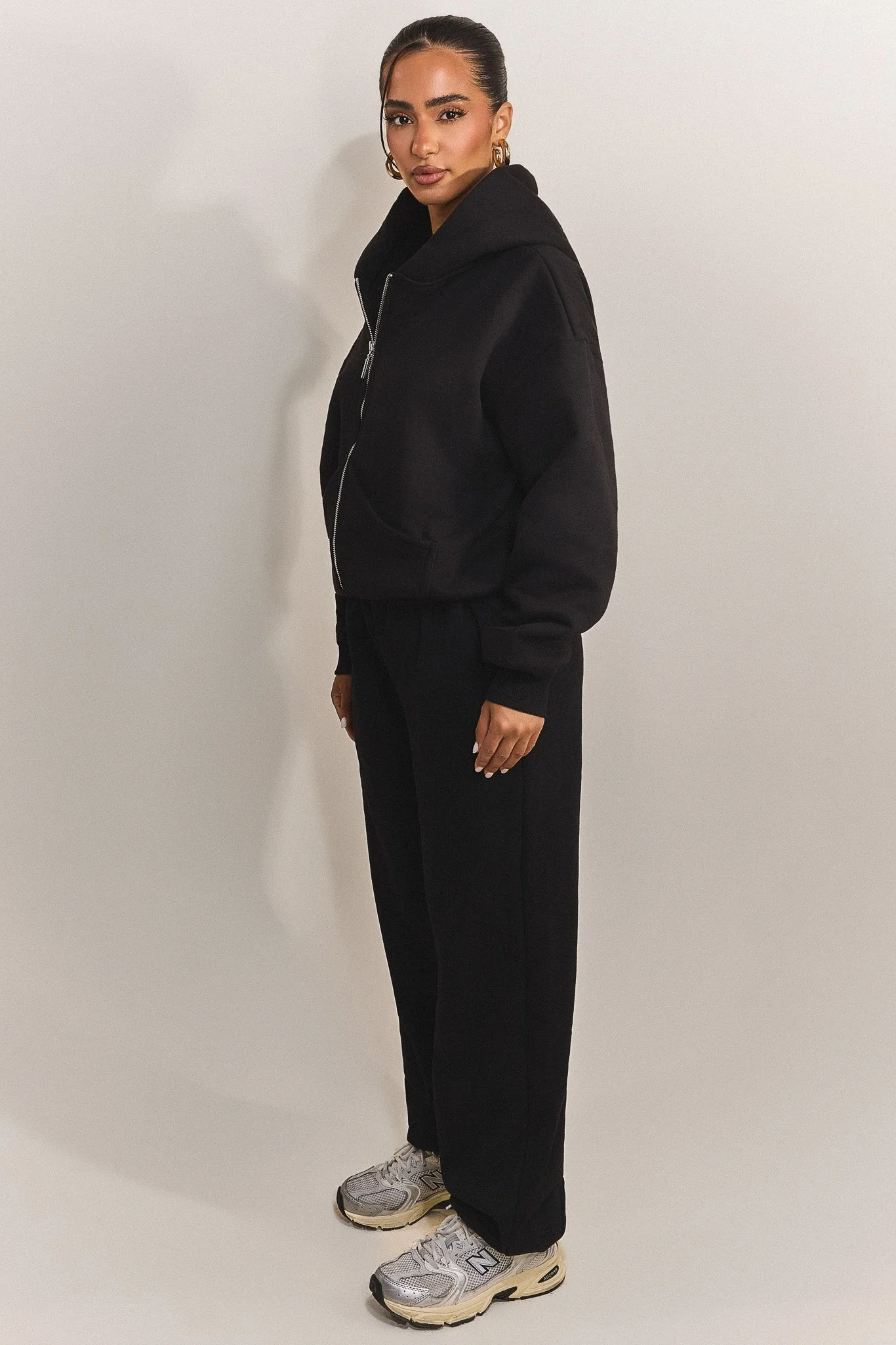 The Classics Cuffed Joggers in Black - Image 2