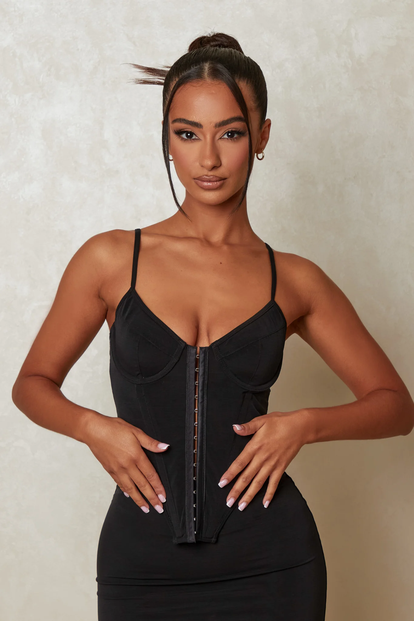 The Contour Set in Black - Image 3