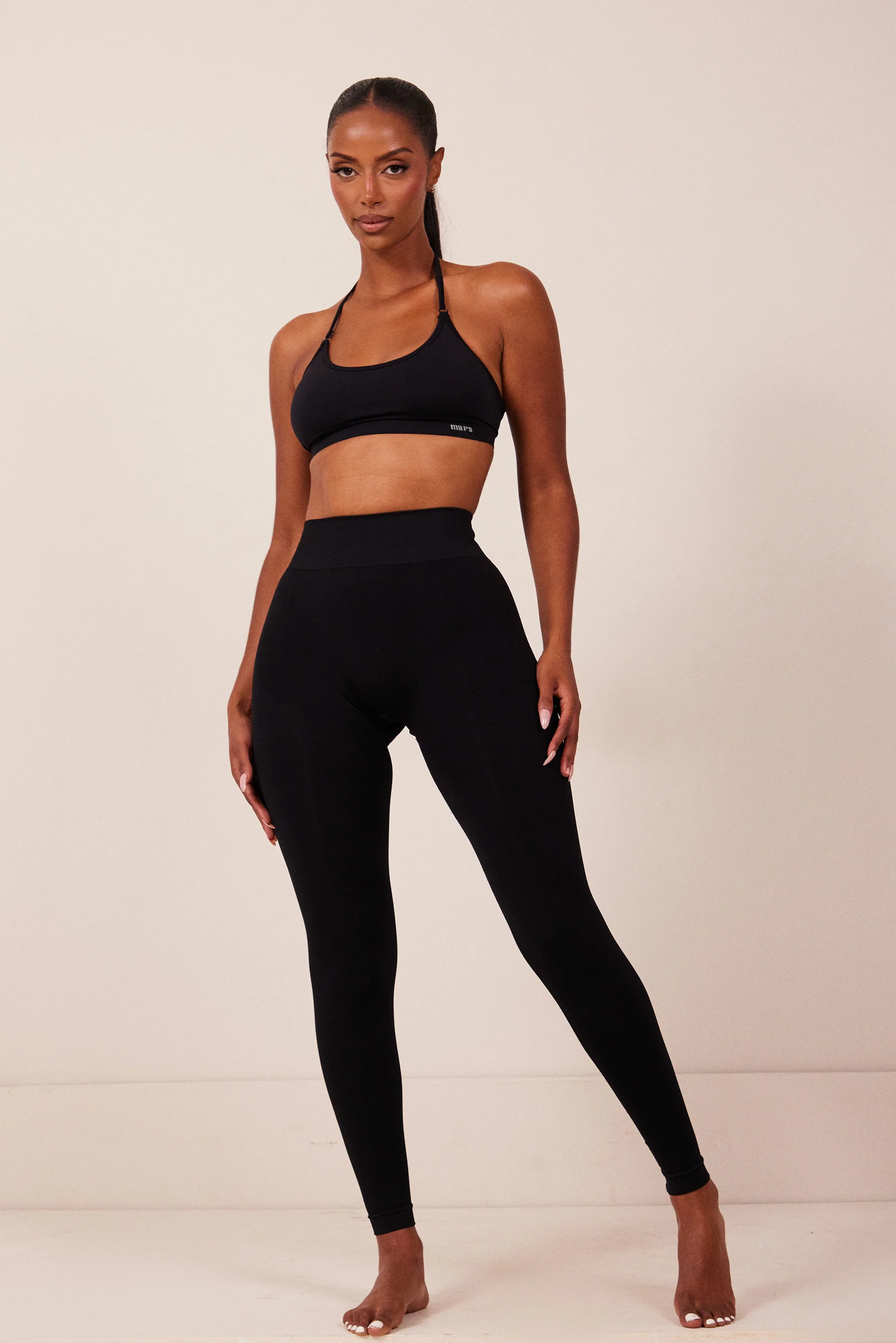 The Mars Seamless Leggings in Black - Image 2