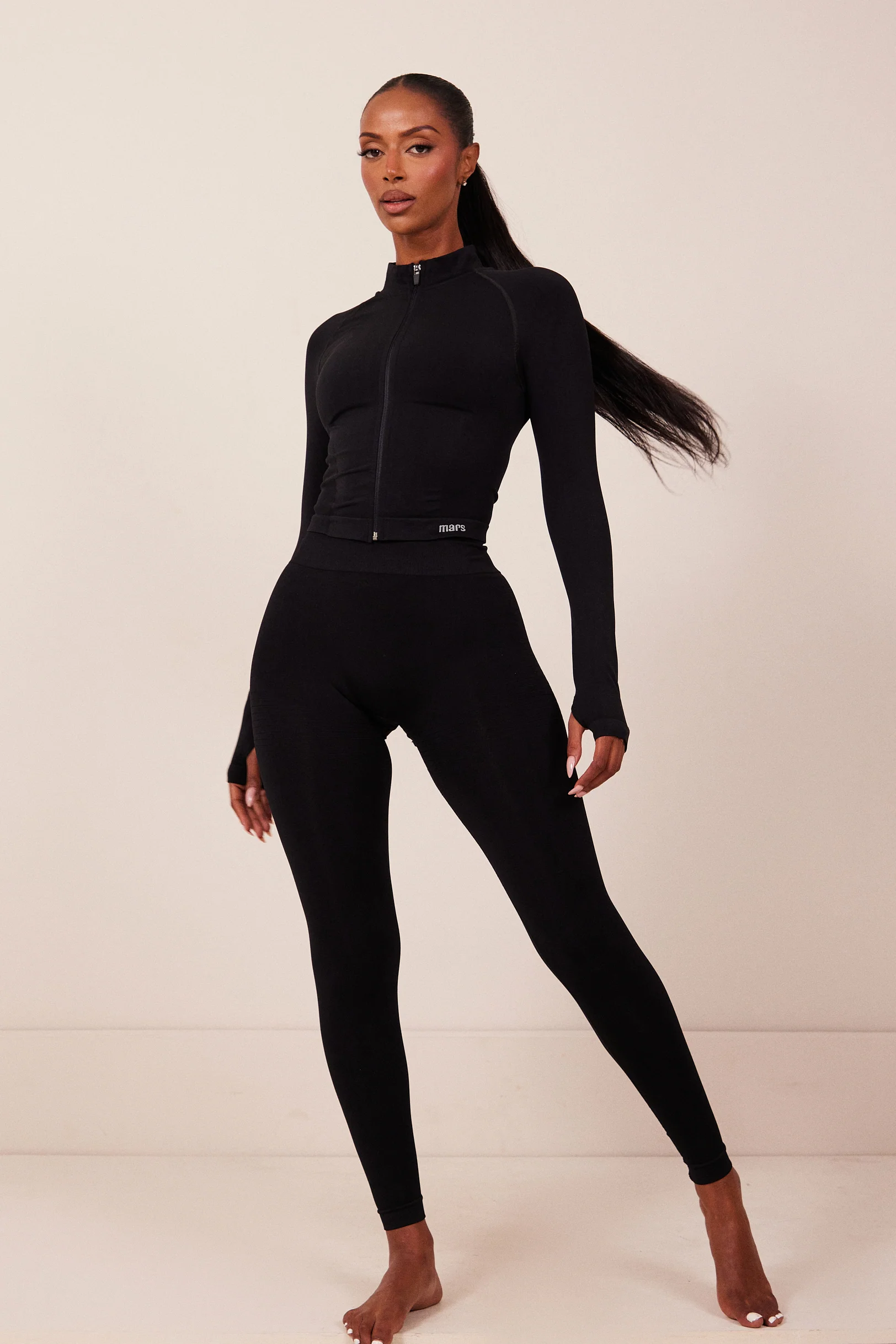 The Mars Seamless Zip Jacket in Black - Image 7