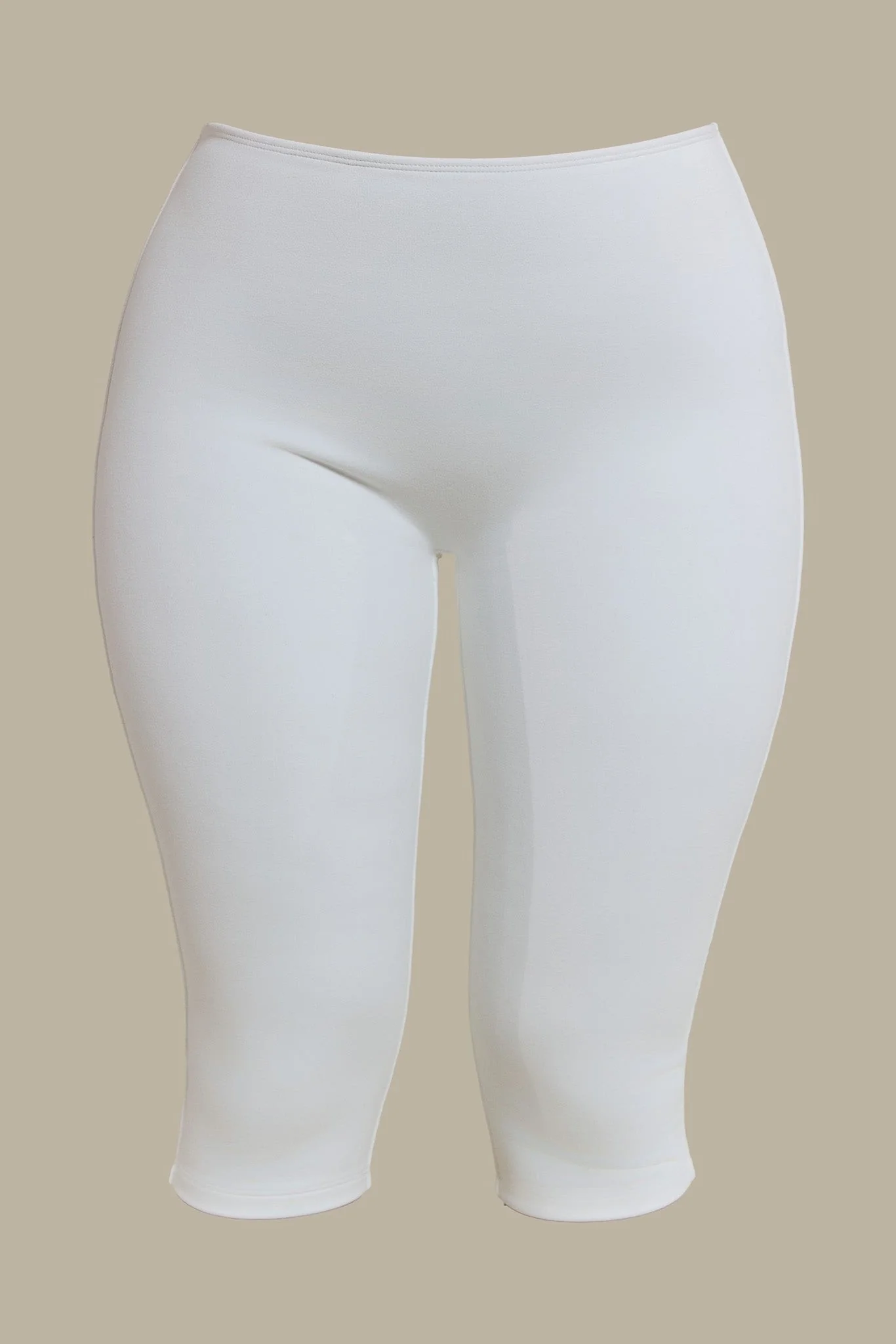 The Maryam Capri Leggings in White - Image 7
