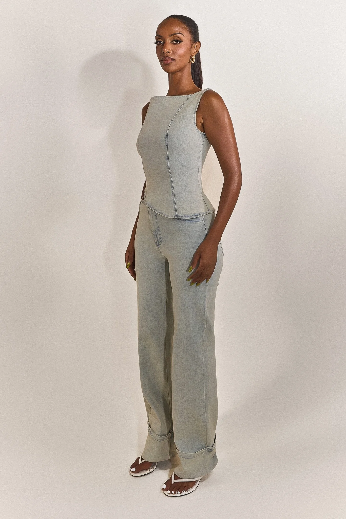 The Mika Set Jeans in Light Wash - Image 2