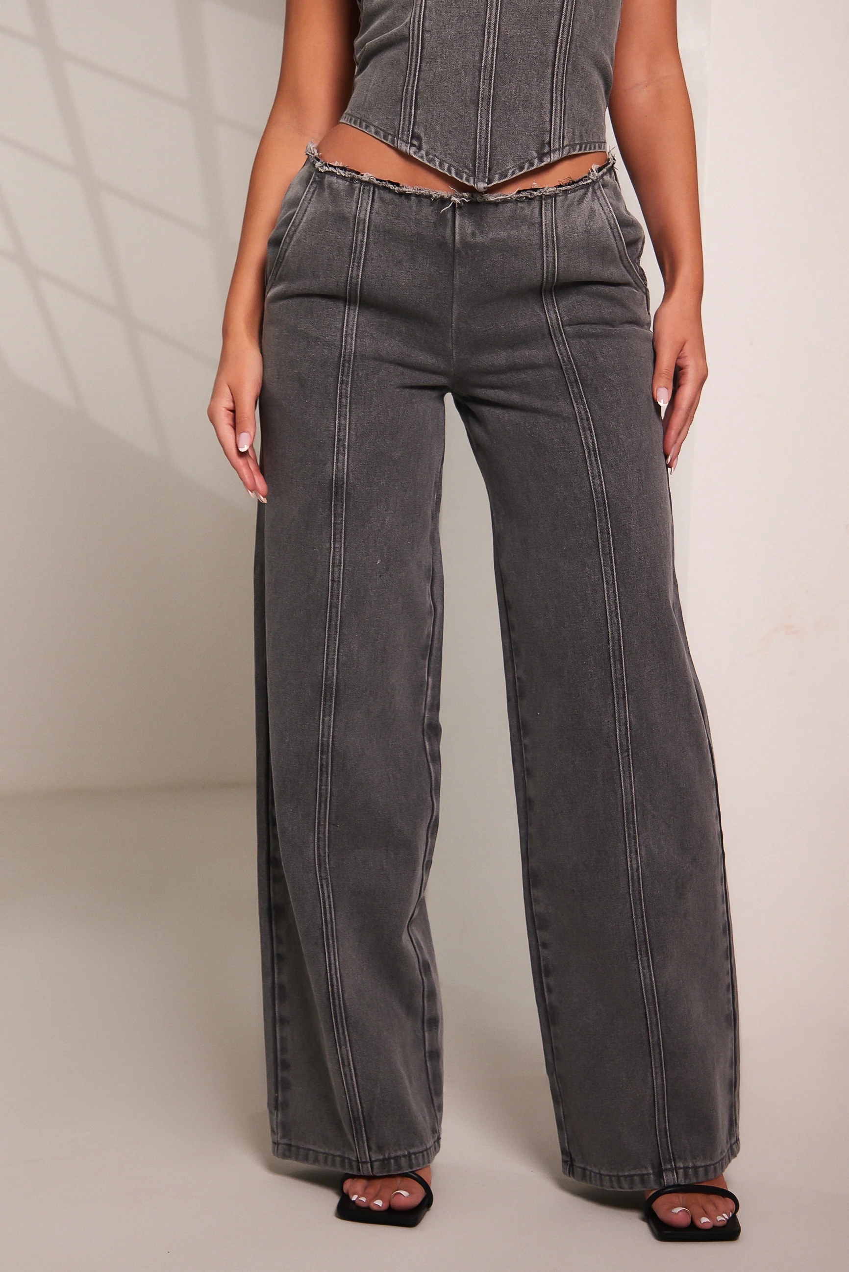 The Brooke Jeans in Grey Wash - Image 12