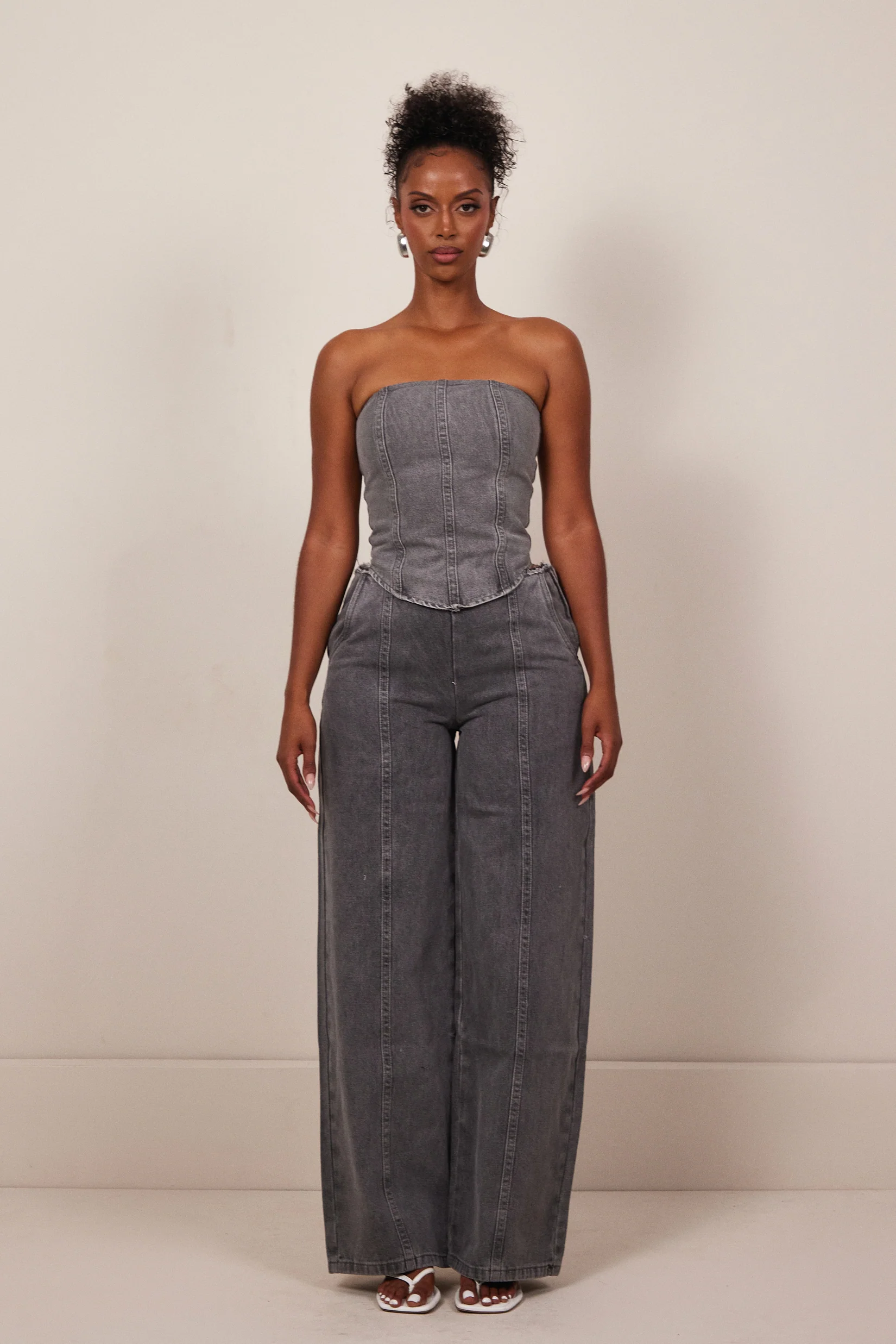 The Brooke Jeans in Grey Wash - Image 2