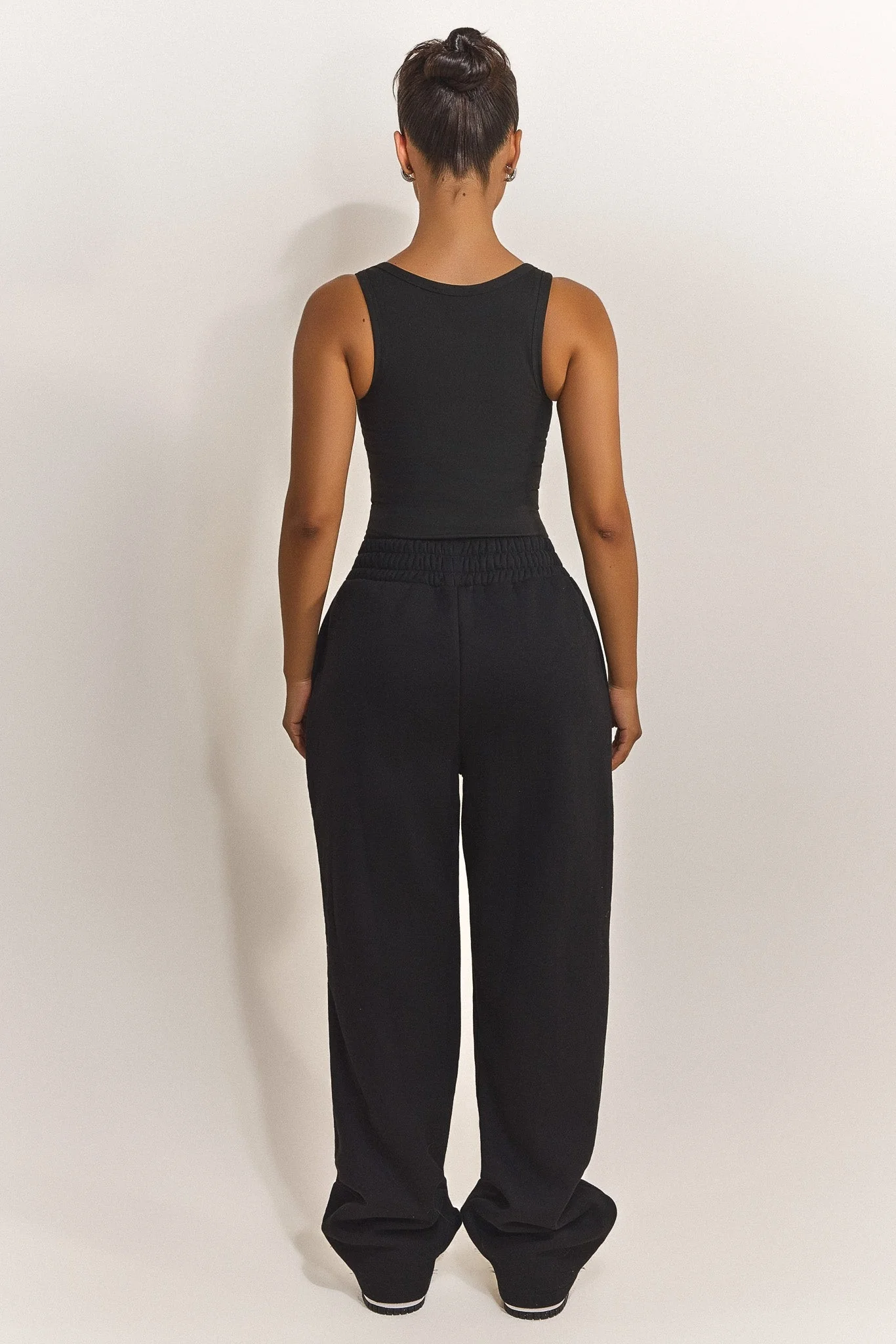 The Sculpt Vest in Black - Image 3