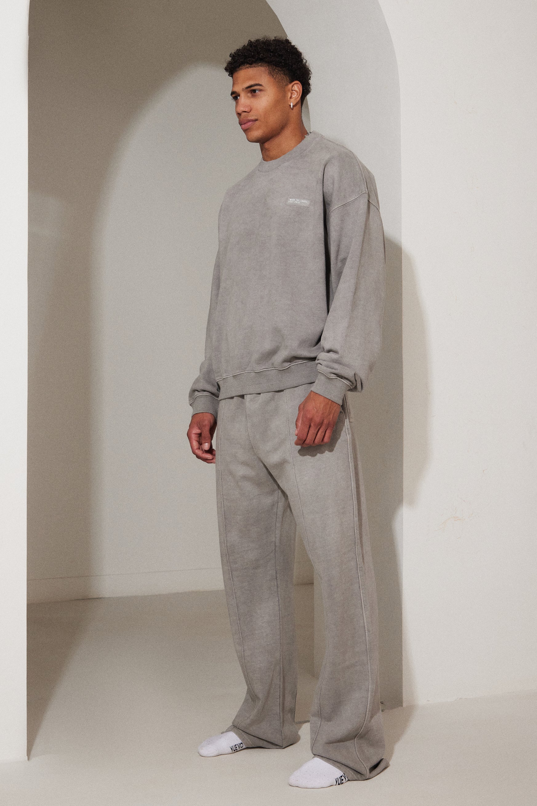 Unisex Sweatshirt in Grey Wash - Image 2