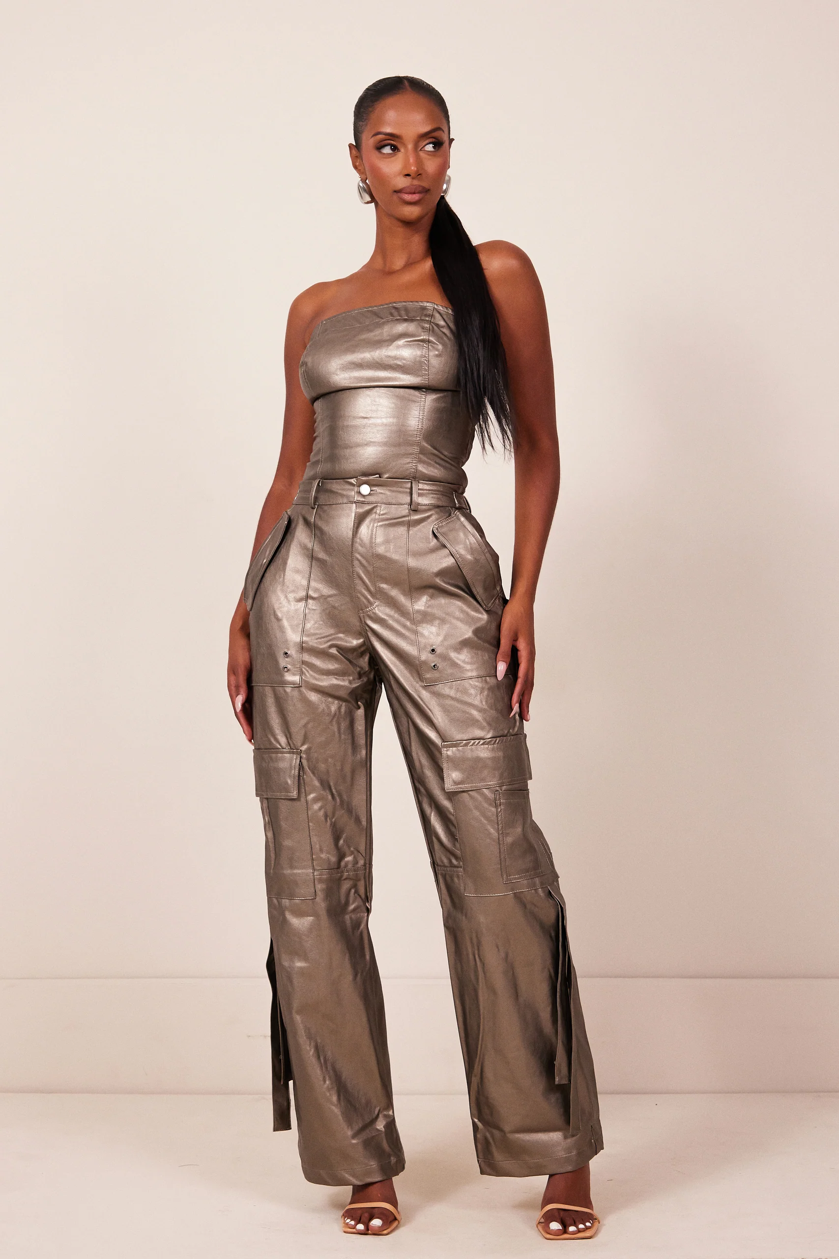 The Zeda Cargos in Bronze