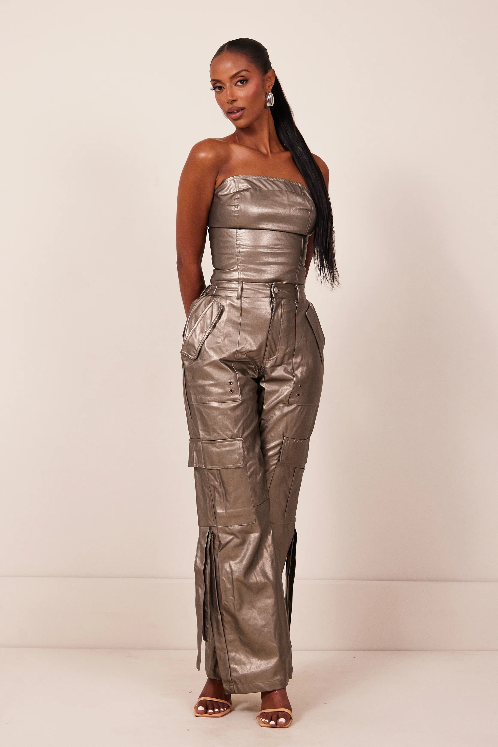 The Zeda Cargos in Bronze - Image 5